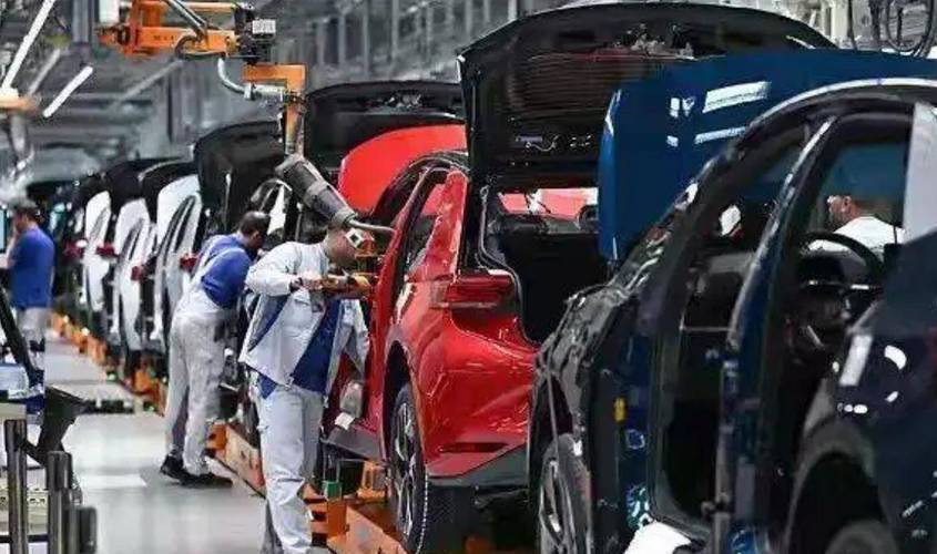 全球化断供危机下零部件来源成谜，车企紧急空运保运转